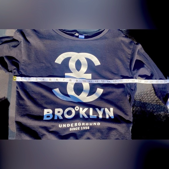 Women’s H&M Divided Brooklyn Underground Print | Size Small - Picture 2 of 5